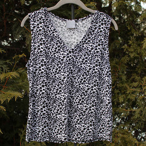 Rabbit Rabbit Rabbit Sleeveless Amimal Print V-neck Top